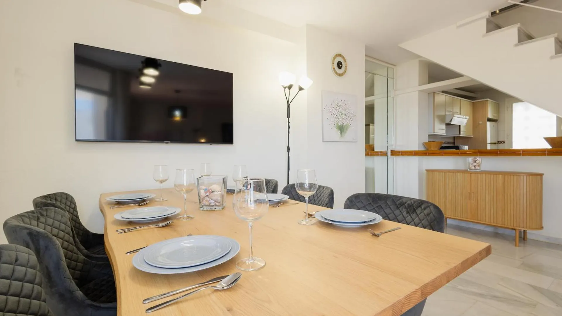 Penthouse With Sunny Terrace And Sea Views Apartment Sitio de Calahonda