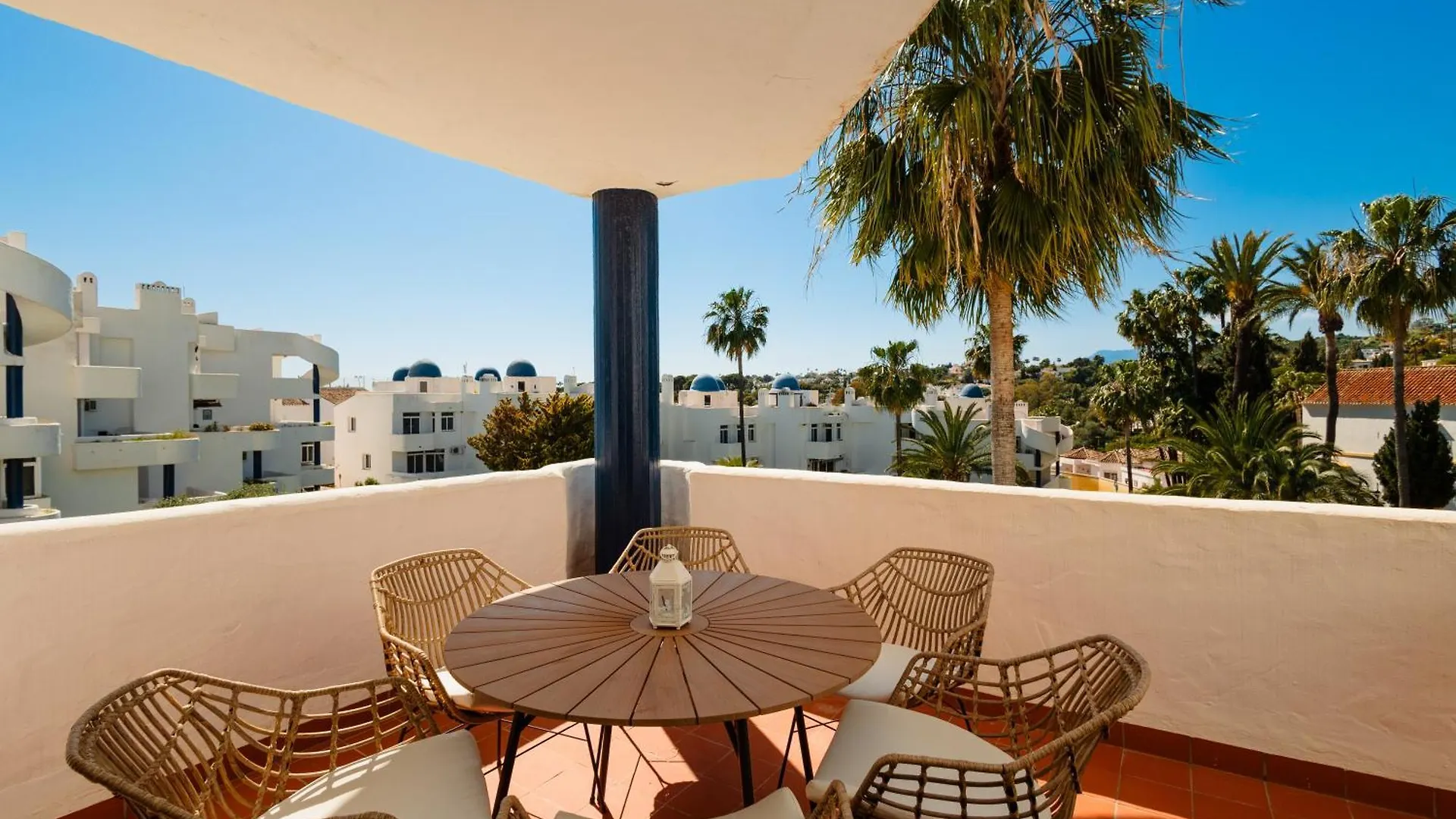 Penthouse With Sunny Terrace And Sea Views Apartment Sitio de Calahonda
